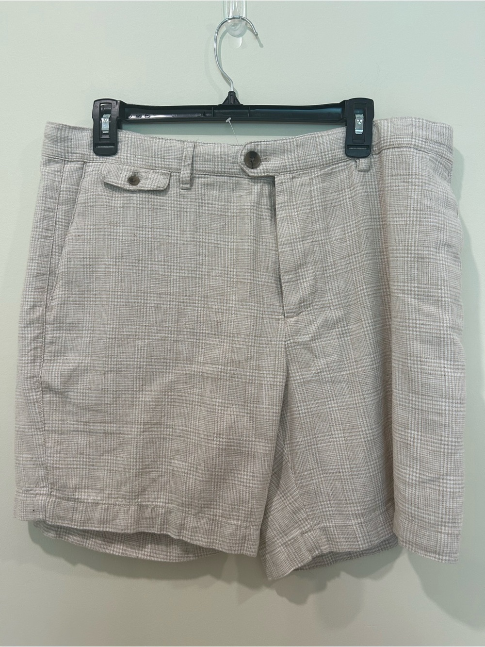 Banana Republic Men's Classic Plaid Linen-Blend Shorts in Light Beige